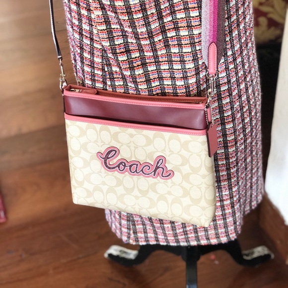 NWT Coach Signature Crossbody - Picture 7 of 8